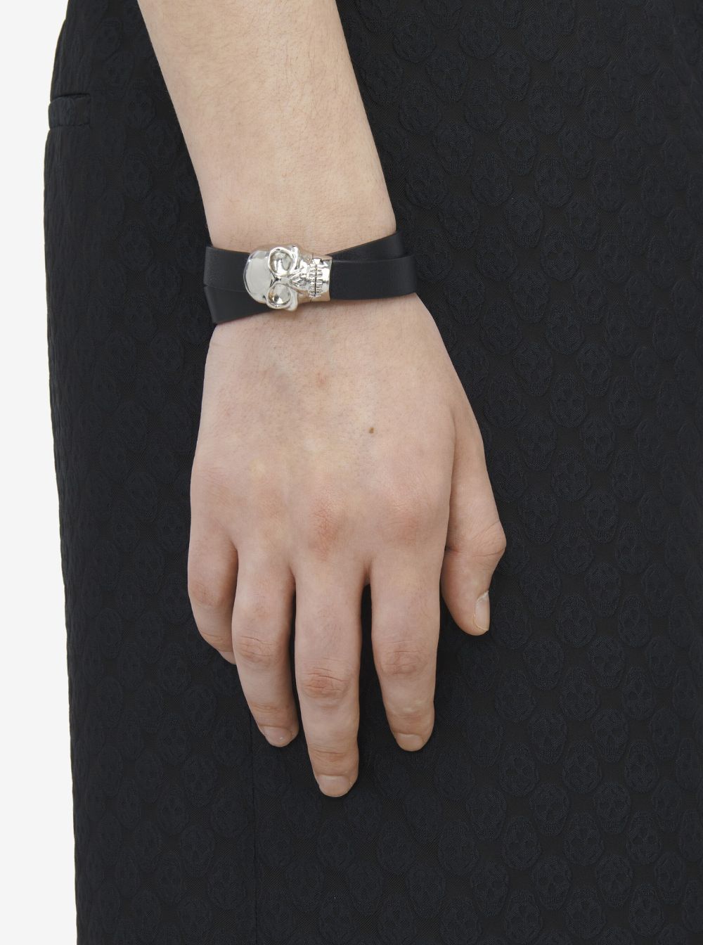 Alexander Mcqueen Men Black Bracelet With Skull Detail In Brass And Leather Man Luosophy  Techno geeks