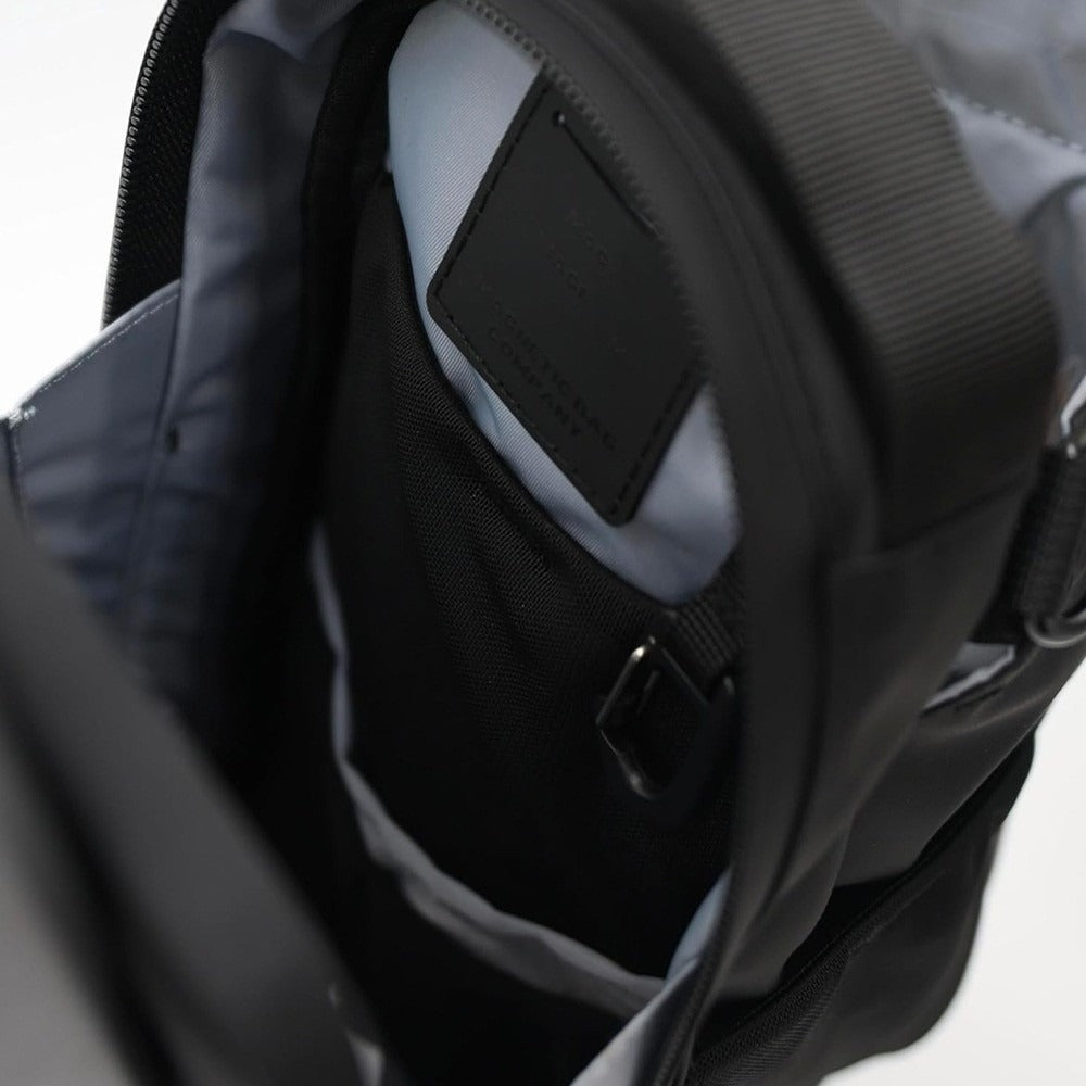 Fitness magnetic water bottle bag with magnet large capacity gym specific water cup bag portable crossbody bag V.I.P Digital Presence  Techno geeks