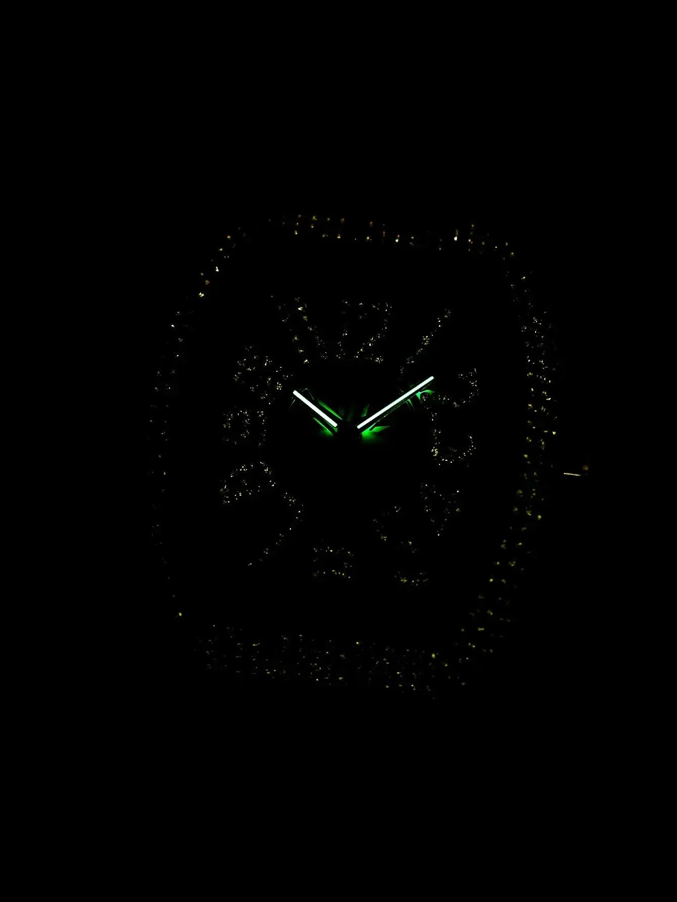Luxury Diamond wristwatch for women Fasion and elegant quartz watch with silicone watchstrap Waterproof luminous Tonneau watch Lootquake LLC  Techno geeks