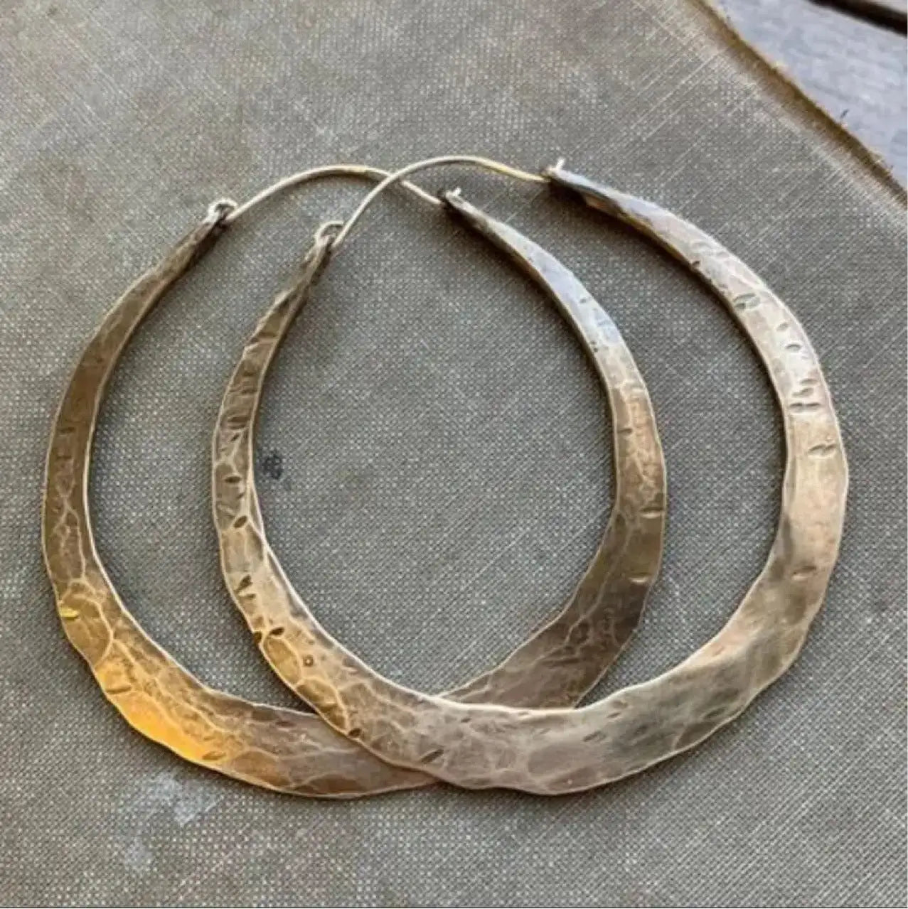 Round Earrings Light Luxury And Simplicity Special-interest Design Lootquake LLC  Techno geeks